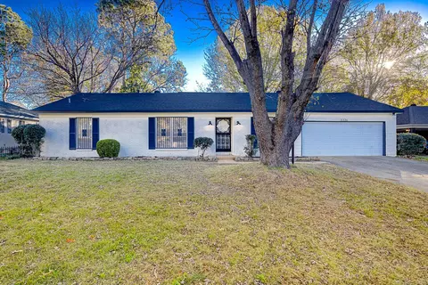 3326 E Foxburrow Cir E, Memphis, TN 38115