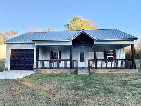 330 Summit Dr, Bolivar, TN 38008
