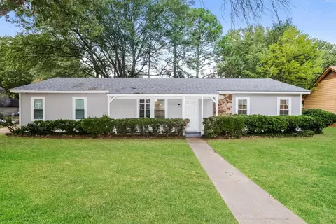 6370 Kinston Park Dr, Memphis, TN 38141