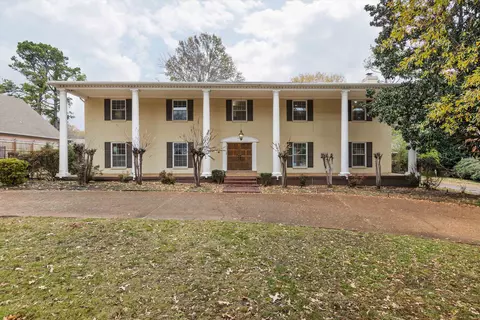 4272 Walnut Grove Rd, Memphis, TN 38117