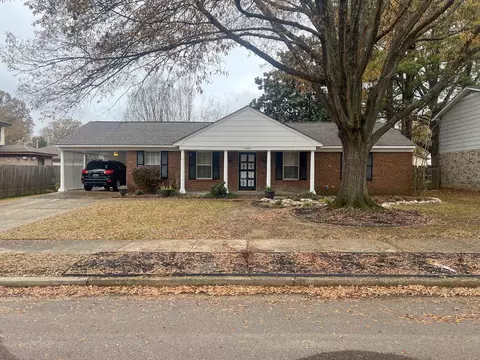 7868 Carol Elaine Cir, Bartlett, TN 38133