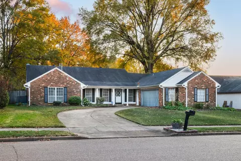 5755 Bartlett Woods Dr, Bartlett, TN 38134