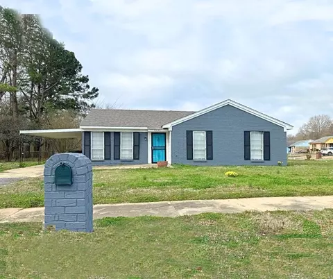 3747 Parakeet Rd, Memphis, TN 38109