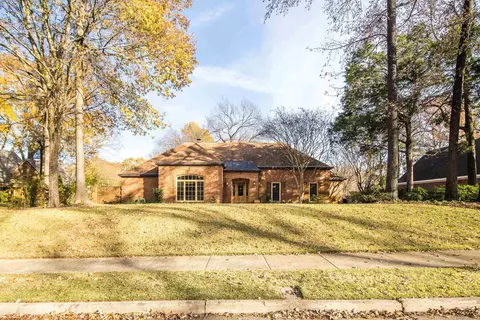 2412 Yester Oaks Dr, Germantown, TN 38139