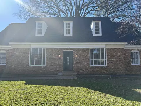 3247 Kings Arms St, Memphis, TN 38115