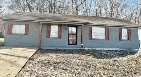 3945 Oakshire St, Memphis, TN 38109