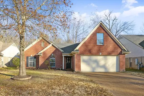 10392 Cottage Oaks Dr, Memphis, TN 38016