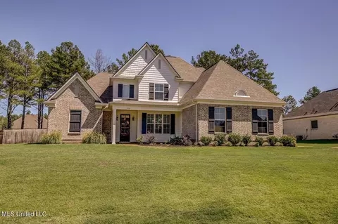 5376 E Pointe Dr, Olive Branch, MS 38654