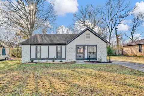 99 W Van Huesen Dr, Memphis, TN 38109