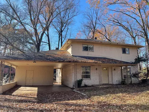 2899 Dodge Dr, Memphis, TN 38128