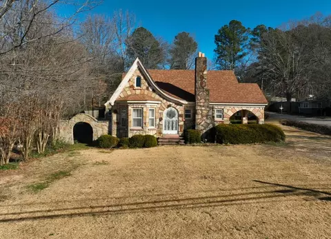 480 E Poplar Ave, Selmer, TN 38375