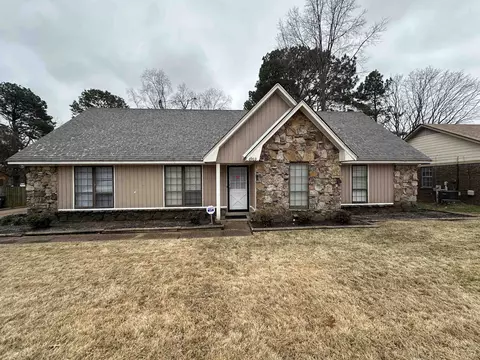 6903 Glenwick Dr, Memphis, TN 38141