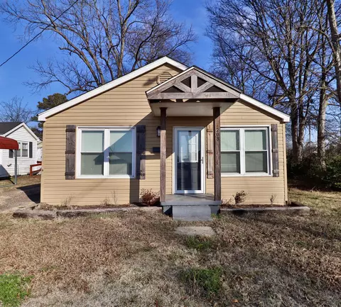 208 Sharp St, Halls, TN 38040