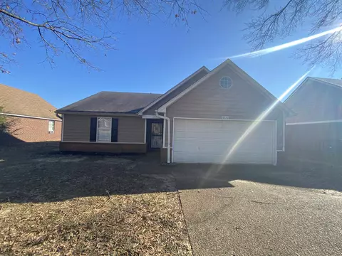 4320 Grand Pyramid Dr, Memphis, TN 38128