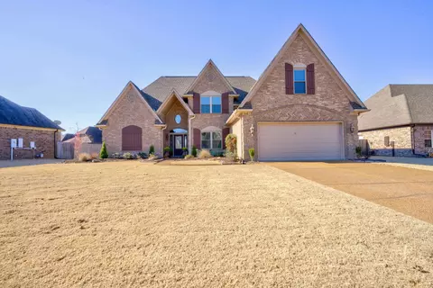 315 Lewis Fairway Cir, Oakland, TN 38060