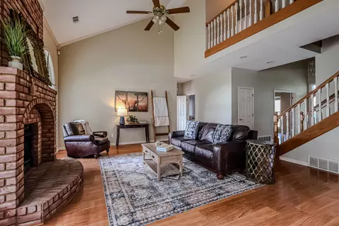 Living - 121 Reed Cir, Drummonds, TN 38023 photo 2 of 5