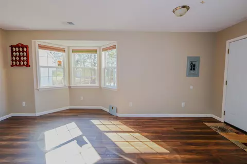 Living - 121 Reed Cir, Drummonds, TN 38023 photo 5 of 5