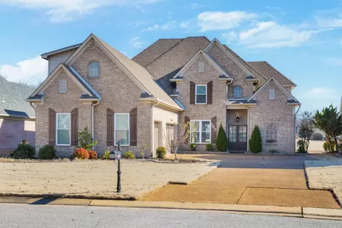 105 Fairoaks Dr, Oakland, TN 38060