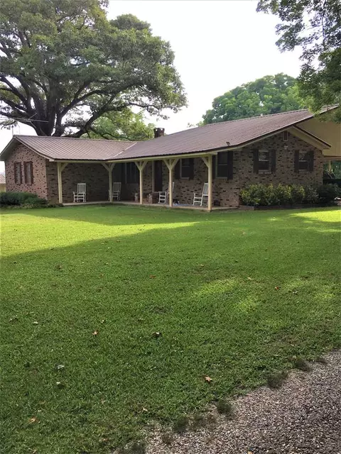20 Butler Ln, Collins, MS 39428