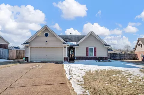 175 Greer Ln, Oakland, TN 38060