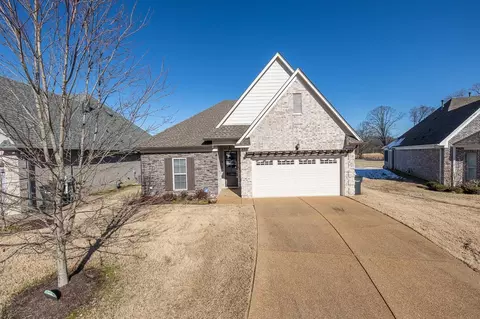 455 St Andrews Dr, Oakland, TN 38060