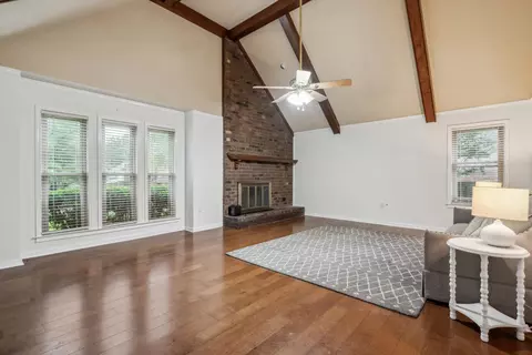 8036 Winding Creek Dr, Germantown, TN 38138