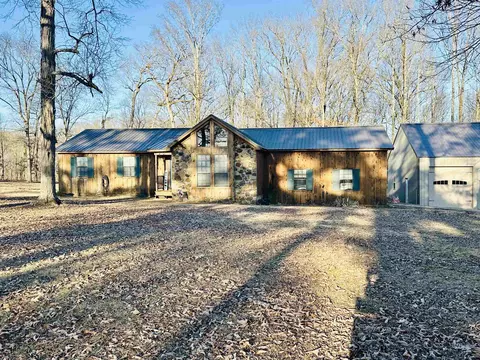 6230 New Hope Rd, Michie, TN 38357