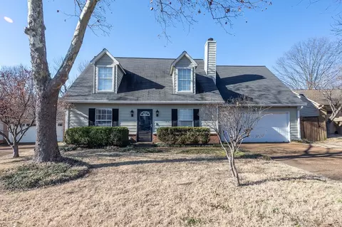 1255 Breezy Gate Dr, Cordova, TN 38018