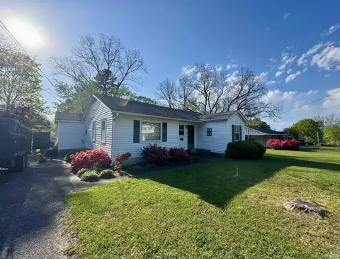 1015 Crestview St, Covington, TN 38019