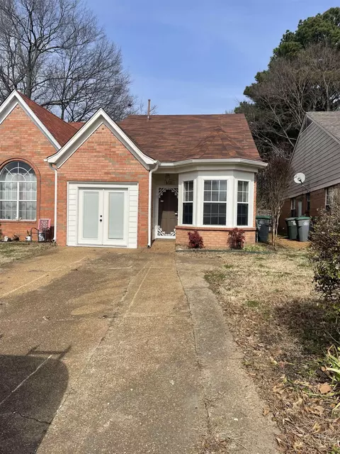 6734 Whitten Pine Dr, Memphis, TN 38134