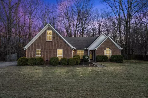 1718 Walker Field Dr, Munford, TN 38058