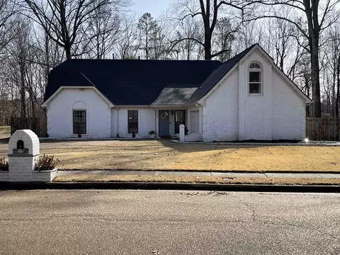 2086 Brackenbury Ln, Memphis, TN 38016