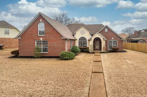 6701 Forrest Cir, Bartlett, TN 38135