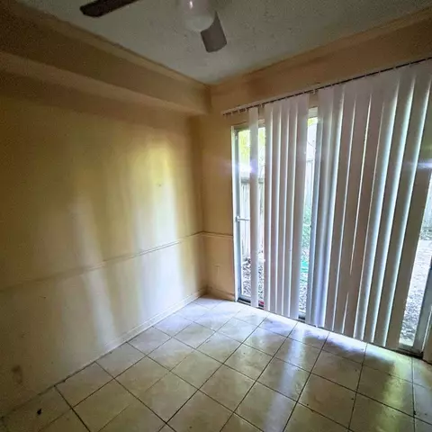 5263 Flowering Peach Dr, Memphis, TN 38115