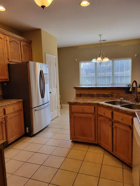 Kitchen - 59 Forked Creek Pkwy, Hernando, MS 38632 photo 2 of 2
