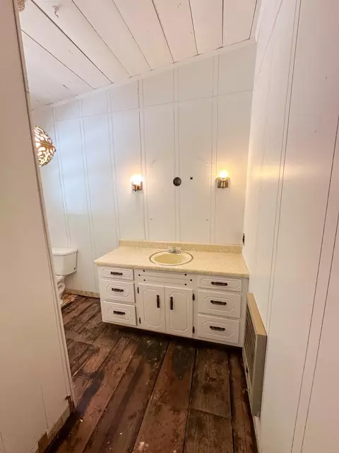 Bath - 7 Cr 452 Rd, Iuka, MS 38852 photo 1 of 2