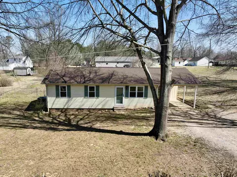 57 Willow Bend Rd, Selmer, TN 38375