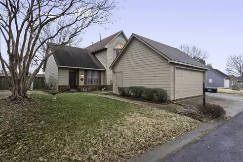 2963 S Pondside Dr, Memphis, TN 38119