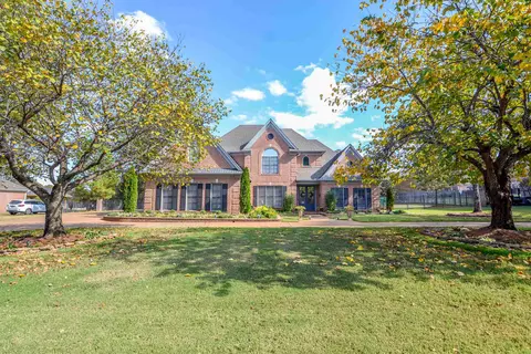 10045 W Shrewsbury Run, Collierville, TN 38017