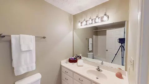 Bath - 72 Boardwalk Loop, Savannah, TN 38372 photo 2 of 4