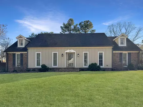 8301 Misty Creek Dr, Germantown, TN 38138