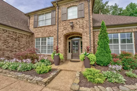 5273 Toni Rose Dr, Lakeland, TN 38002