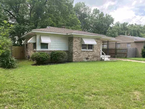 2705 Mcmurray St, Memphis, TN 38118