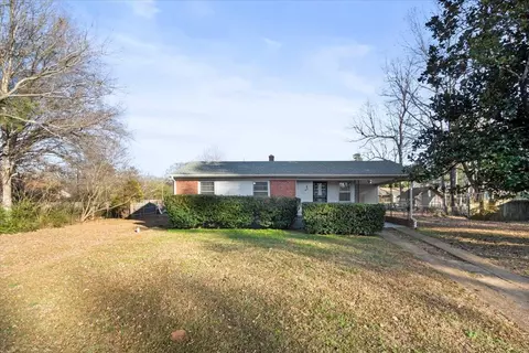 3000 Chaucer Ln, Bartlett, TN 38134