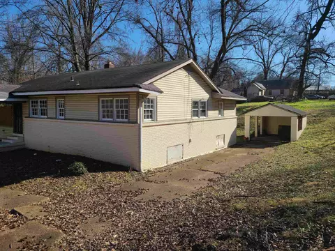 27 W Peebles Rd, Memphis, TN 38109