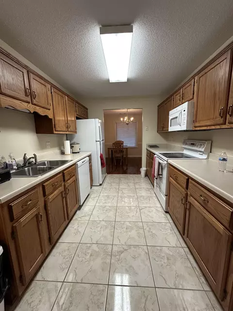 8965 Hickory Dr, Olive Branch, MS 38654 photo 6