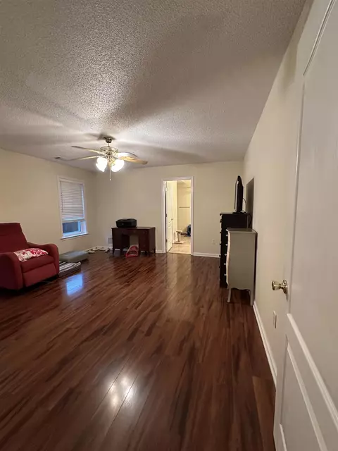 8965 Hickory Dr, Olive Branch, MS 38654 photo 5