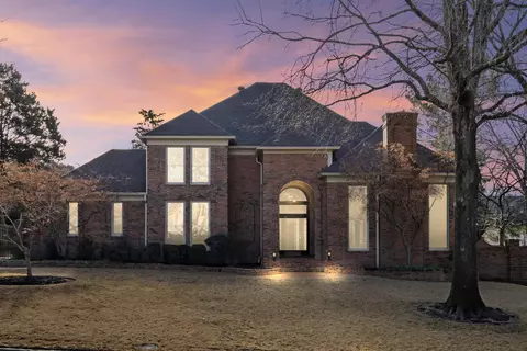 8789 Gumleaf Cv, Germantown, TN 38138