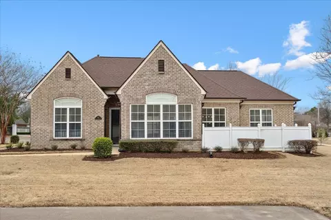 1446 Calumet Farms Dr #2, Collierville, TN 38017