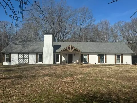 8280 Starlanding Rd, Lake Cormorant, MS 38641